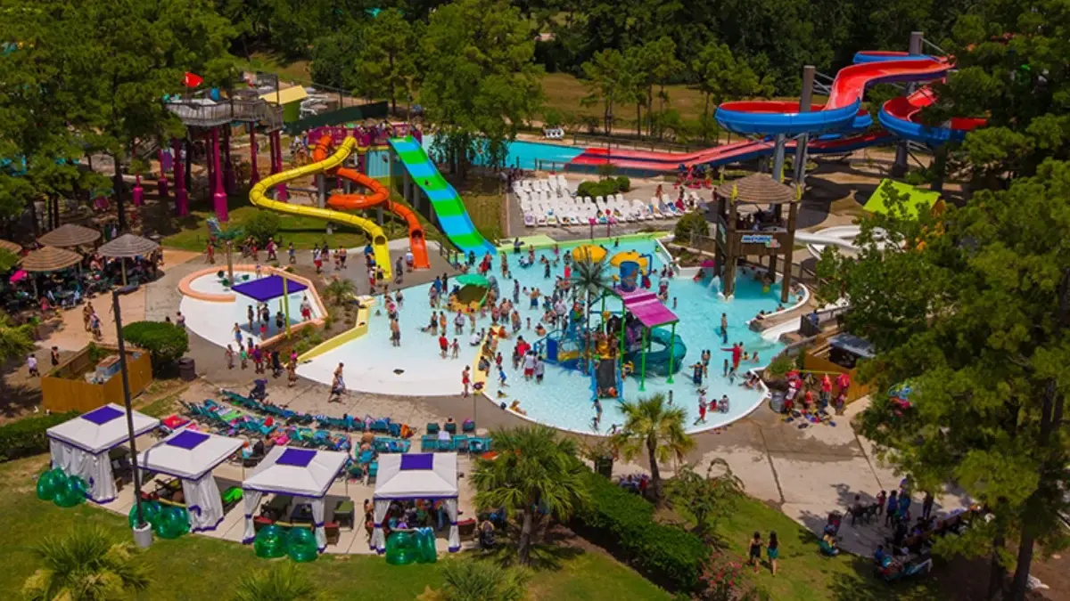 Six Flags Hurricane Harbor, SplashTown