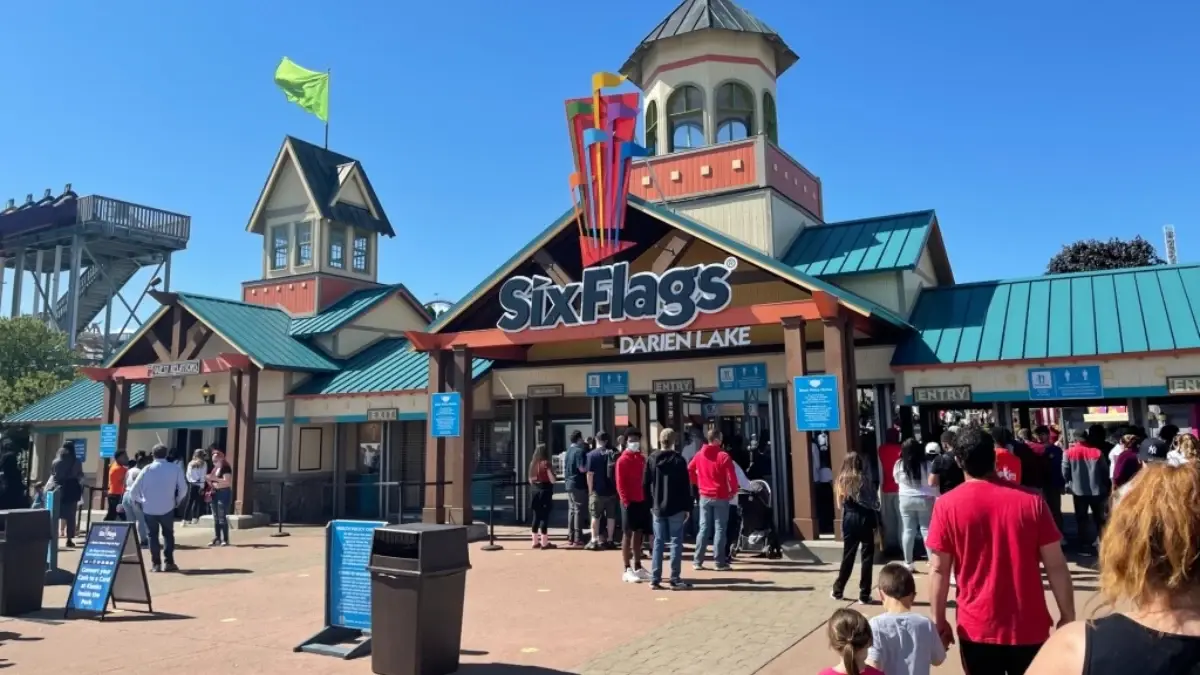 Six Flags Darien Lake