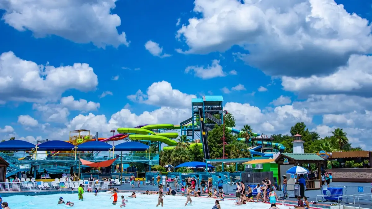 Six Flags Hurricane Harbor, Arlington